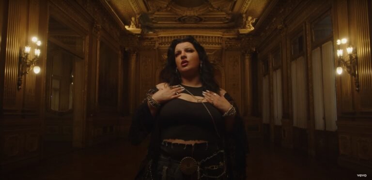El videoclip “Altar” de Luz Gaggi explora el empoderamiento en su narrativa visual