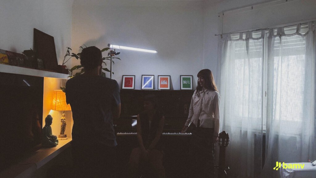 "Pensás en ella" — Lu Ferreyra - Frame still del videoclip