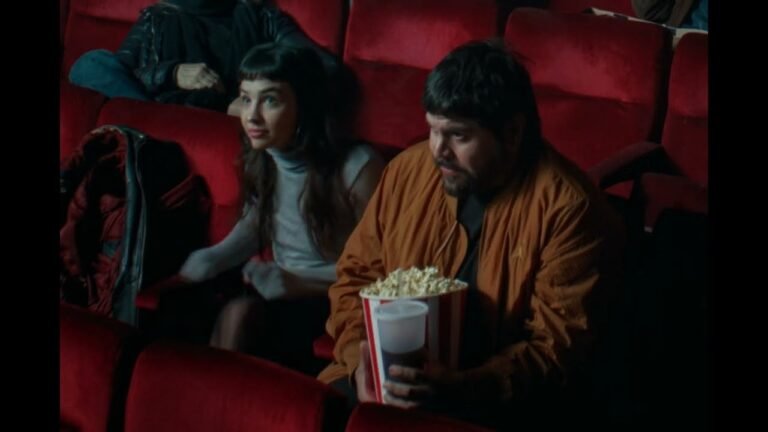 Amor en el cine, Santiago Motorizado