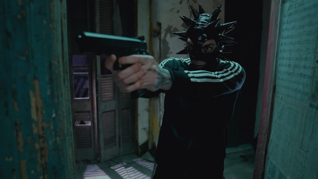 "Flex/Blade" — Molle (dir. Micasnito) - Frame still del videoclip