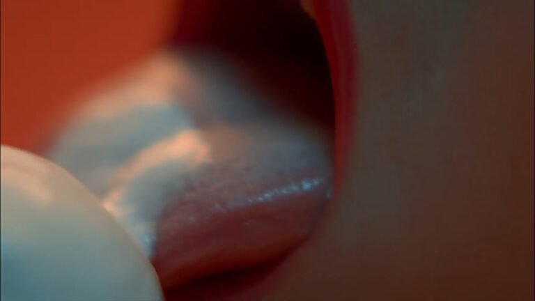 Lick that shirt, Anahi de Cardenas y Andrei Matorin