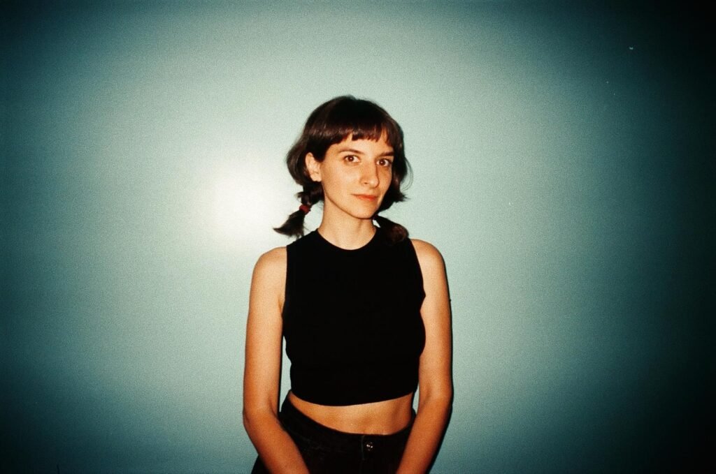 Destacá tu videoclip en BAMV | Impulsá el universo visual de la música - Frame still del videoclip